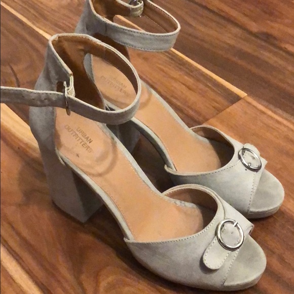 Opened toed suede heels from Urban Outfitters - Picture 1 of 3
